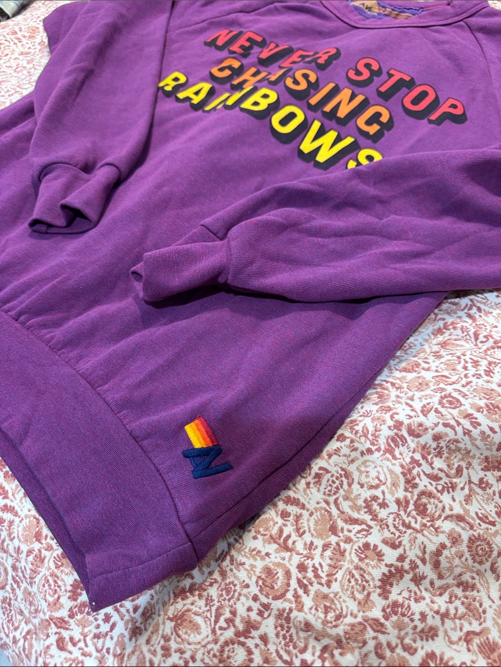 Never stop chasing rainbows crewneck - Picture 4 of 4